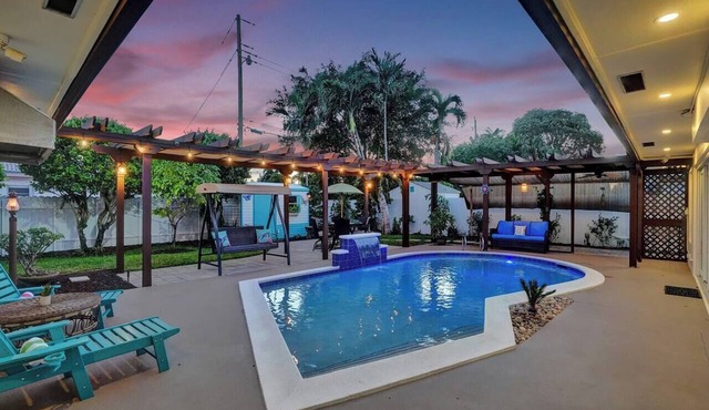 Tropical Oasis! Heated Pool. BNR Vacation Rentals