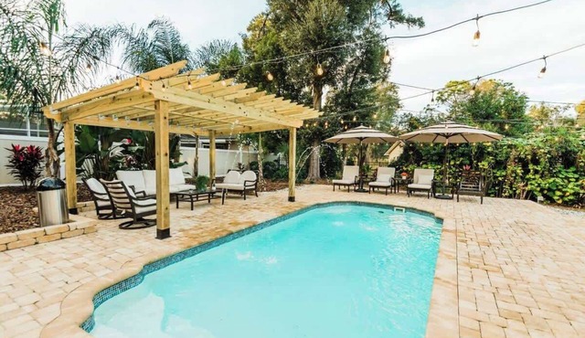 Tropical Oasis - Heated Luxury Pool - Game Room