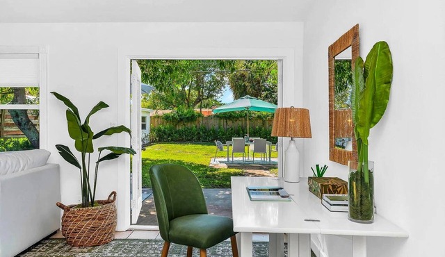 Tropical Oasis w/Hot Tub Near Astonishing Beaches