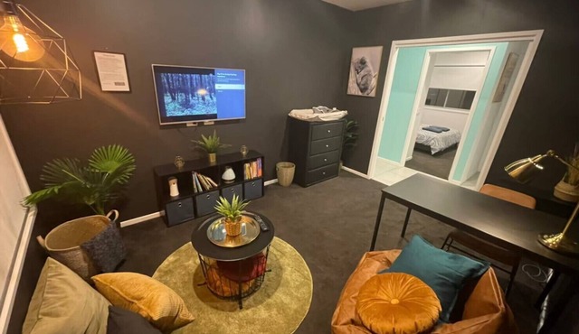 Tropical Ocean Vibe Holiday House in Strathpine