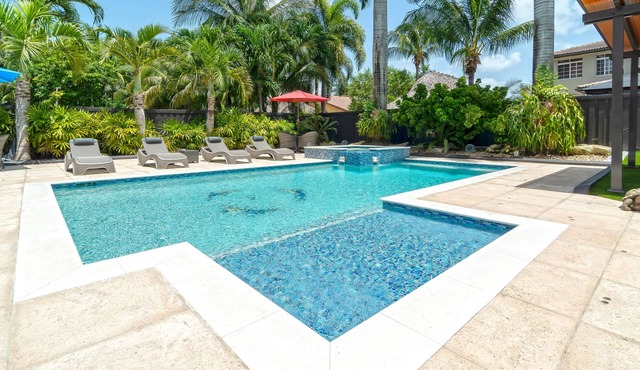 Tropical Paradise deluxe villa