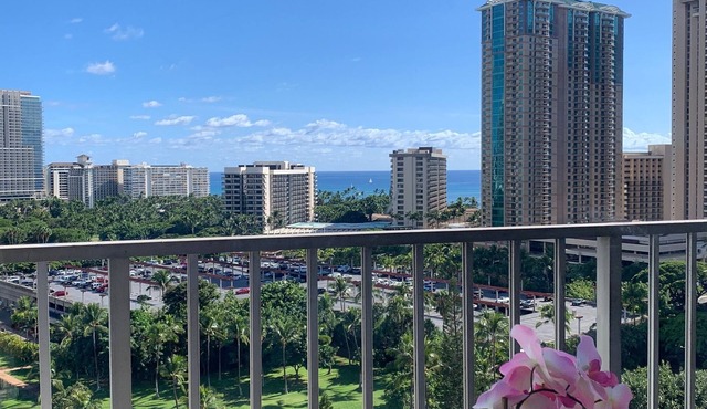 Tropical Paradise Getaway Ocean & Lush Tropical Views Pool, BBQ & WI-FI Inn on the Park 1503