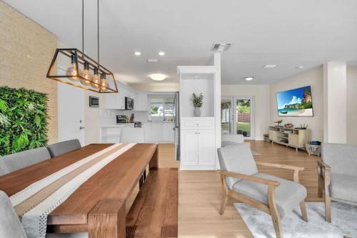 Tropical Park Oasis Peaceful Miami Family Home