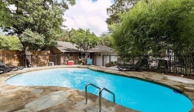 🔷 Tropical POOL Paradise! Hot Tub, Fire Pit, Grills! 🔷 Comfortable Updated House