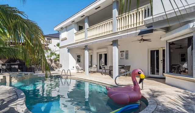 Tropical Pool Paradise x 6-BD,4-BA Luxury Living