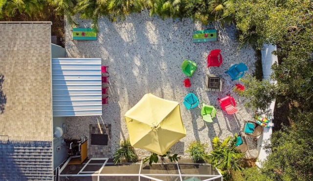 Tropical Pool Retreat in Tarpon Springs