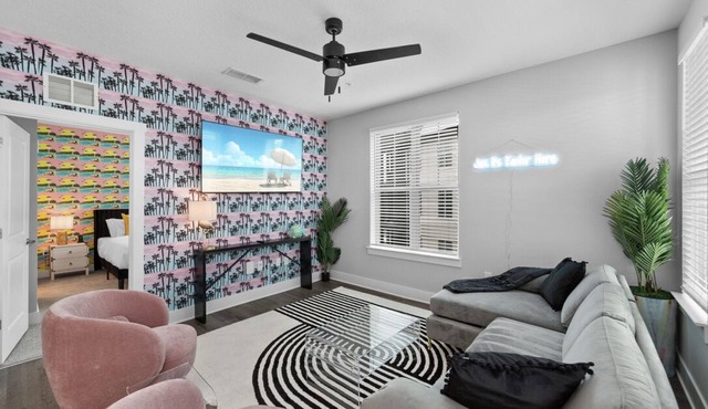 Tropical Retreat: Luxe 2BR/2BA with Pool & Gym