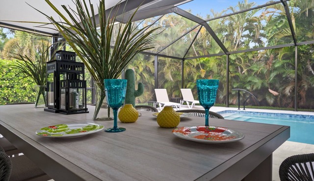 Tropical Retreat Naples, FL - Private heated pool & patio with outdoor living