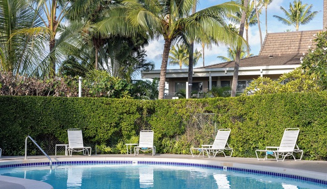Tropical Retreat w/Outdoor Pool, Free Parking, Steps from Papaloa Beach!