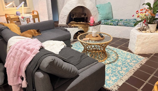 Tropical Spanish Style Cabana nPerfect for couples & also pet friendly