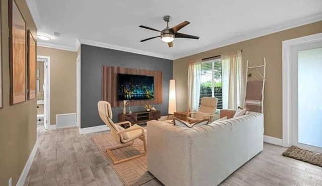 Tropical Tango 3BR 2BA W/Pool & Jacuzzi