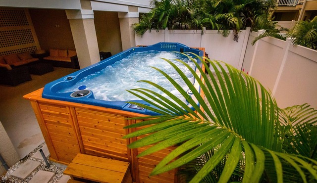 Tropical Treasure Villa | Large Swim Spa