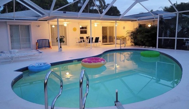 ☀ Tropical Vacation Home w/HEATED POOL ☀