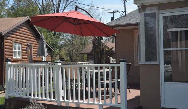 Tropical vibes cabin w/access to private lake