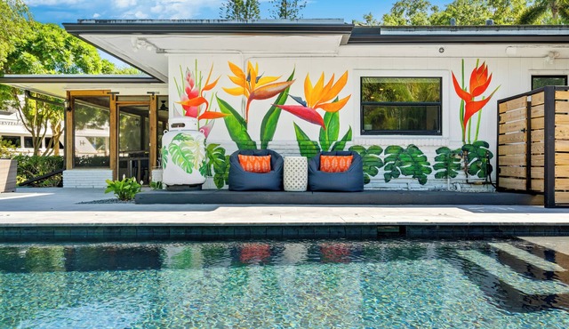 Tropical Waterfront Home - Pet Friendly & Heated Pool