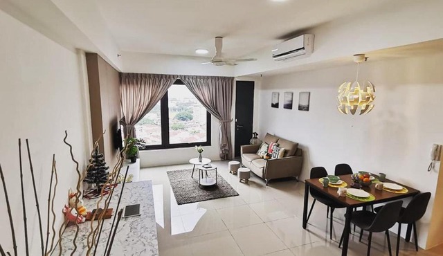 Tropicana 218 Macalister at Georgetown 2Carparks