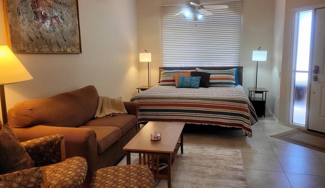 Tropicana Villa B, Studio Unit