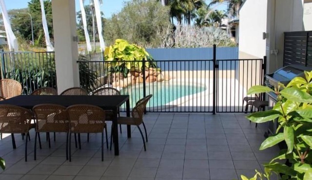 Tropixx Motel & Restaurant