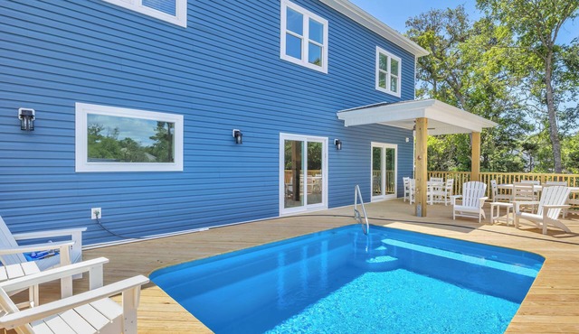 Trottin’ To Paradise: Charming, Spacious Rental with Private Pool
