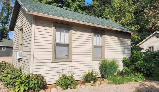 Trout Cabin - Fremont, WI