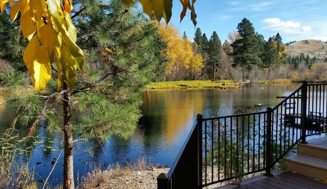 Trout Farm ponds, wildlife corridor on creek and river - a perfect getaway