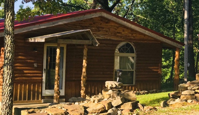 Trout fishing enthusiasts - minutes from the stream!
