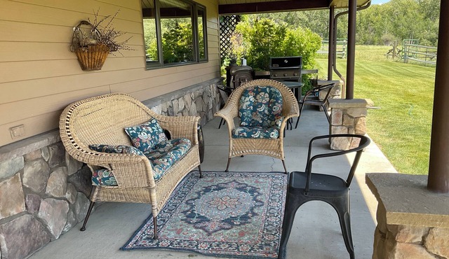 Trout Fishing Paradise, 10 acres, large yard, creek, private but close to town