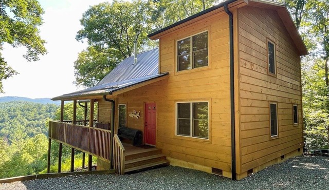 Trout Lily Cabin - Mountain Views, Wooded Setting, Dog Friendly, Wood Stove Feature, Firepit, WIFI