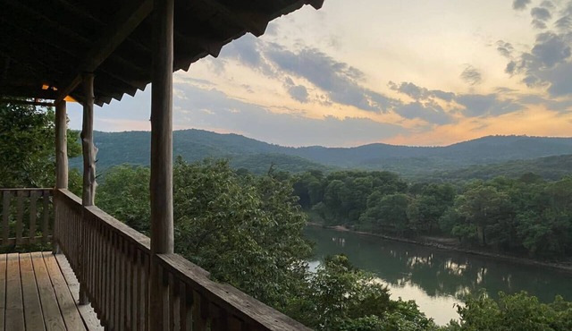 Trout Run Lodge ~ with Gorgeous White River Views