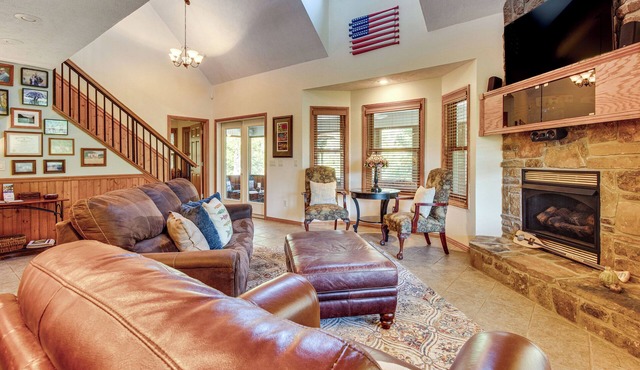 'TroutFest' Riverfront Norfork Home, Great Fishing