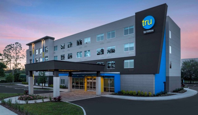 Tru by Hilton Jacksonville West I 295