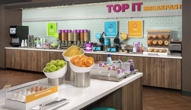 Tru by Hilton Lake City