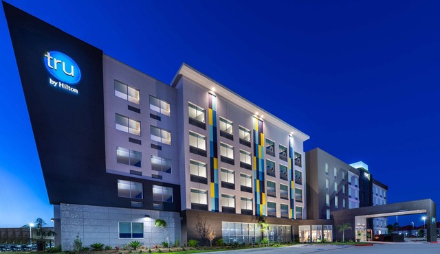 Tru by Hilton Laredo Airport