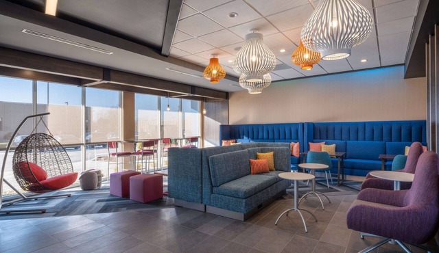 Tru by Hilton Naperville Chicago