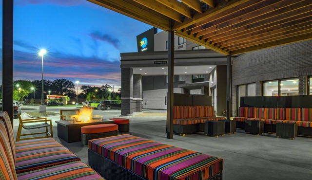 Tru By Hilton Omaha I-80 at 72nd Street, NE