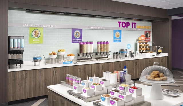 Tru by Hilton Savannah Midtown, GA