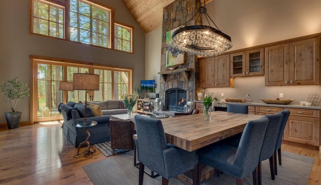 Truckee Treasure Gray's Crossing By Tahoe Getaways - Pet Friendly, Hot Tub w/HOA Access