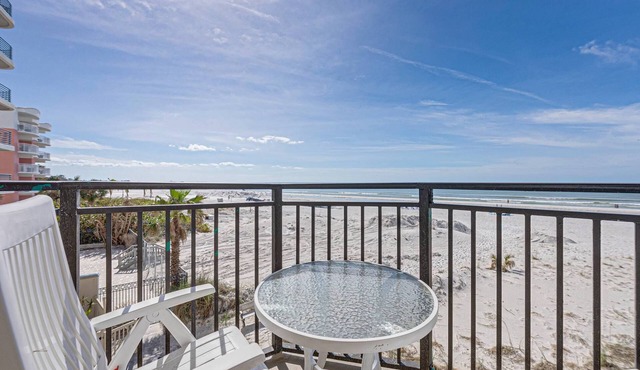 TRUE GULF FRONT 100% DIRECT SW BEACH & GULF VIEWS Vistas 301 Clean & Quiet