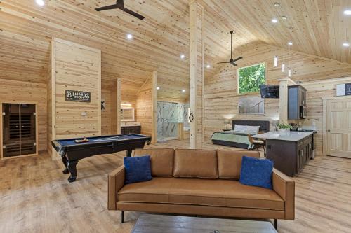 True Love Treehouse - Magic Above the Pines