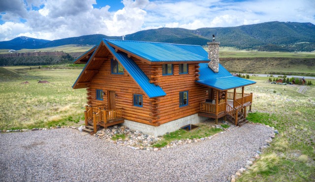 True Montana Log Cabin, Yellowstone Park, Ennis, Madison River Fishing, 4+2.5