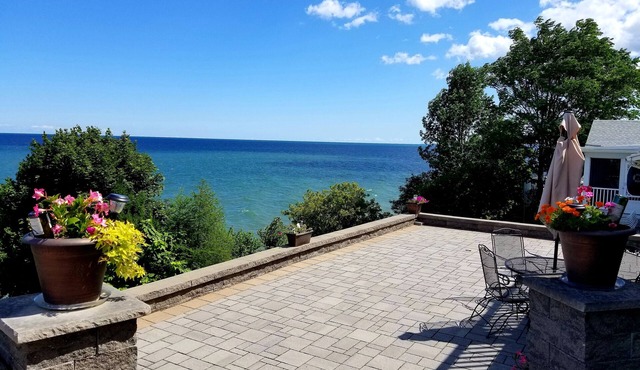 True North Luxury Lakefront Retreat with Stunning Views of Lake Ontario