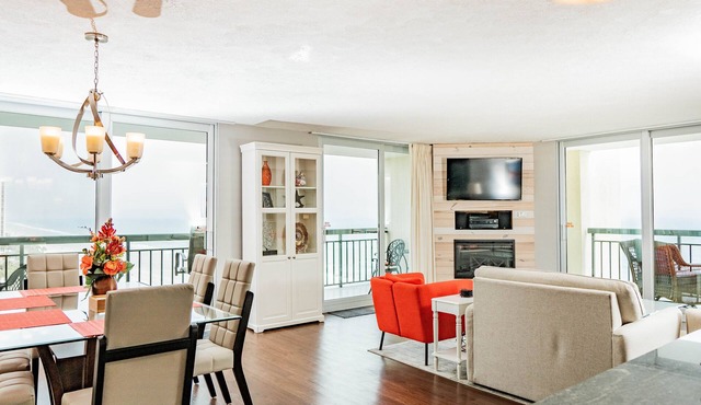 TRUE OCEANFRONT WITH PANORAMIC VIEWS! 1st CLASS ACCOMMODATIONS!