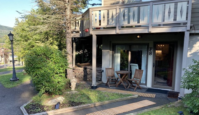 True Ski On - Ski Off 4 Season Luxury Mountain Retreat!