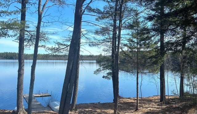 True UP experience awaits you in this comfortable and cozy lakefront home