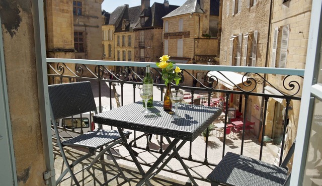 Truly In The Heart Of Sarlat, Spacious And Gracious