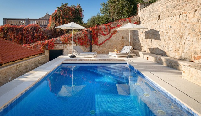 Truly Luxurious Villa next to Old Town, Pool, 4 bedrooms in Mediterranean style