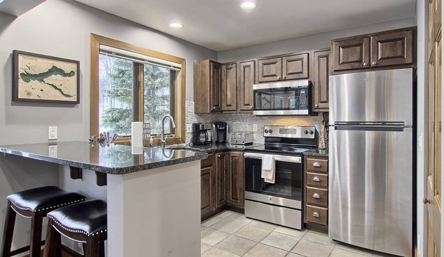 Truly Slopeside on Boyneland - 5BR | Ski Locker with Boot Heater | Fireplace