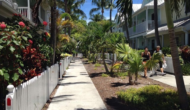 Truman Annex Gem Shipyard 2BR C Walk to Beach & Bars, Best of Old Town