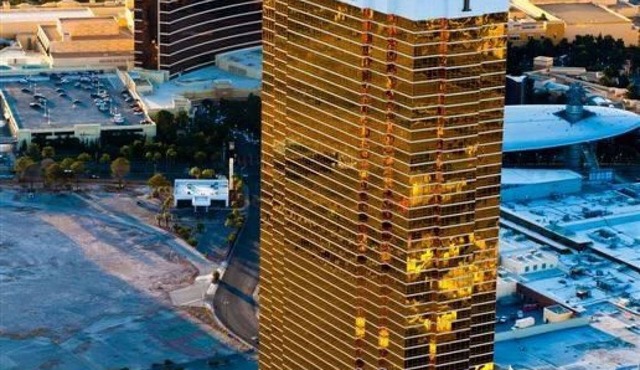 Trump International walking distance to Las Vegas Strip