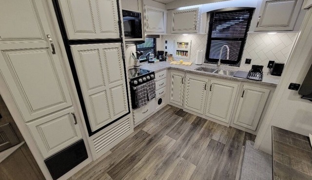 Try The RV Life - 2022 Cougar Executive